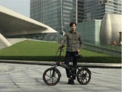 Samebike Elektrische Vouwfiet - Shimano 7 Speed Derailleur - 48V/ 10Ah Lithium Batterij - Aluminium -sportief/modern - 35km/u - Wit -Fiets Verkoop Winkel 1200x911